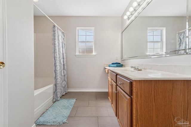 2504 Gulf Breeze Ave, Pensacola, FL 32507