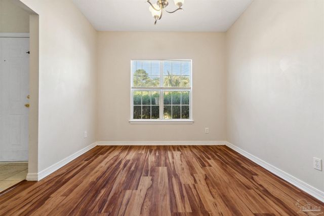 2504 Gulf Breeze Ave, Pensacola, FL 32507