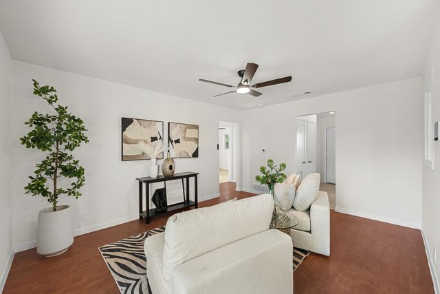 1300 Amherst Drive, Denton, TX 76201