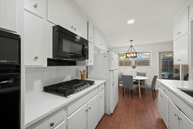 1300 Amherst Drive, Denton, TX 76201