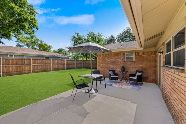 1300 Amherst Drive, Denton, TX 76201