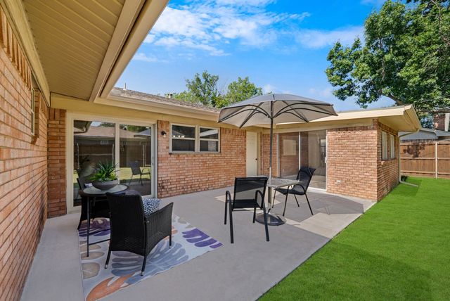 1300 Amherst Drive, Denton, TX 76201