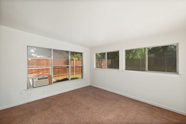 1300 Amherst Drive, Denton, TX 76201