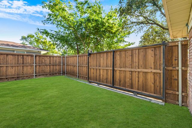 1300 Amherst Drive, Denton, TX 76201