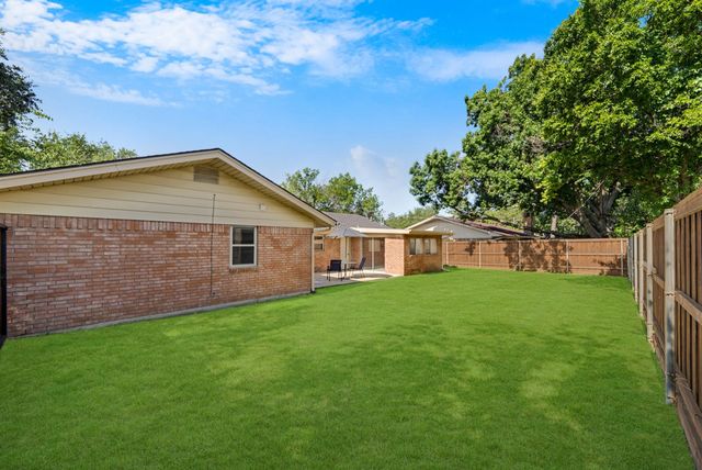 1300 Amherst Drive, Denton, TX 76201