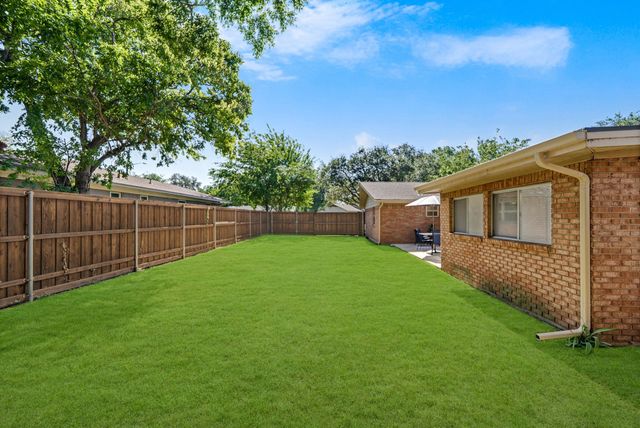 1300 Amherst Drive, Denton, TX 76201