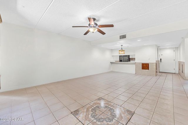 144 S Halifax Ave Apt 3, Daytona Beach, FL 32118