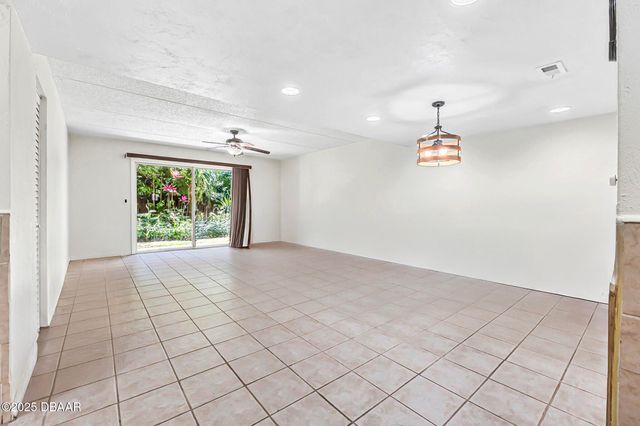 144 S Halifax Ave Apt 3, Daytona Beach, FL 32118