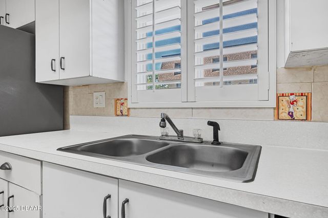 144 S Halifax Ave Apt 3, Daytona Beach, FL 32118