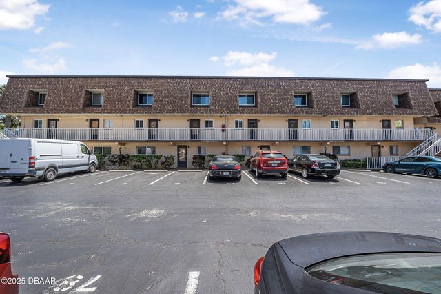 144 S Halifax Ave Apt 3, Daytona Beach, FL 32118