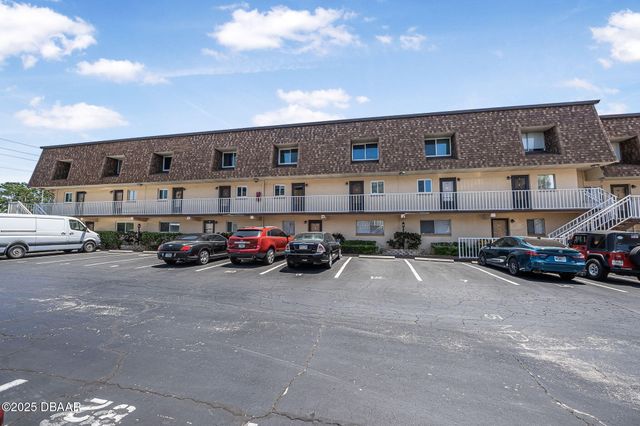 144 S Halifax Ave Apt 3, Daytona Beach, FL 32118