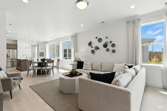 5868 N Static Line Ave, Meridian, ID 83646