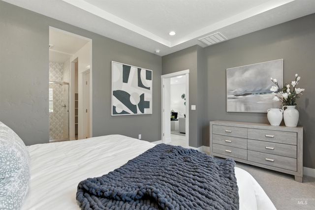 5868 N Static Line Ave, Meridian, ID 83646