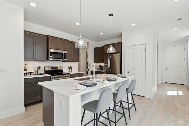 5868 N Static Line Ave, Meridian, ID 83646