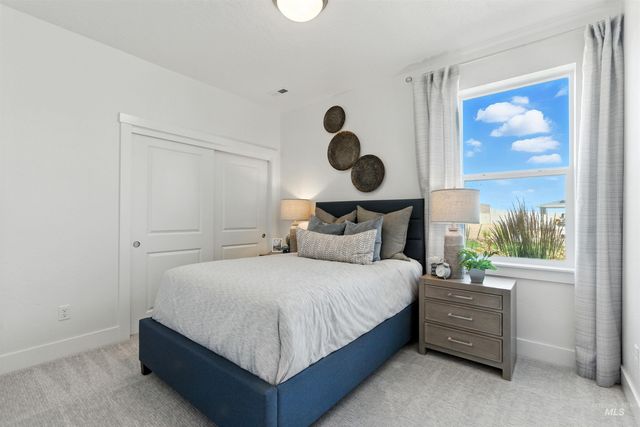 5868 N Static Line Ave, Meridian, ID 83646