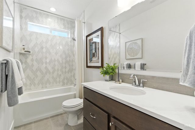 5868 N Static Line Ave, Meridian, ID 83646