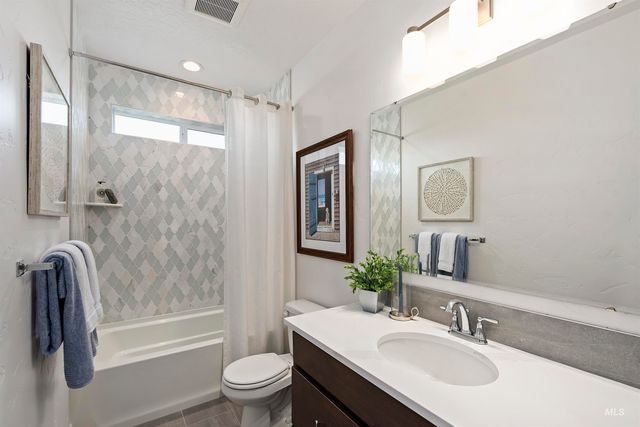 5868 N Static Line Ave, Meridian, ID 83646