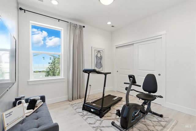 5868 N Static Line Ave, Meridian, ID 83646