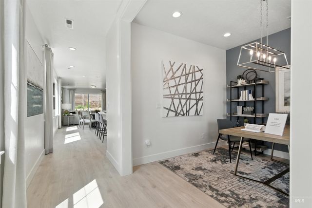 5868 N Static Line Ave, Meridian, ID 83646