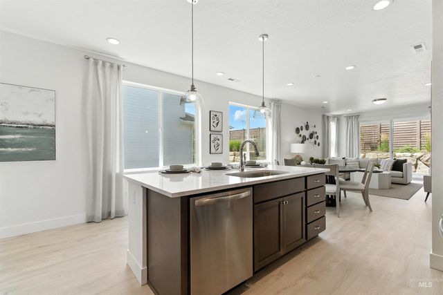 5868 N Static Line Ave, Meridian, ID 83646