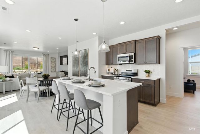 5868 N Static Line Ave, Meridian, ID 83646