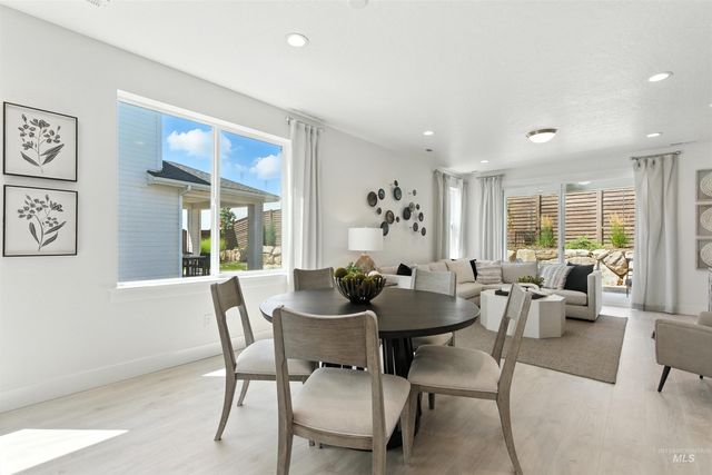 5868 N Static Line Ave, Meridian, ID 83646