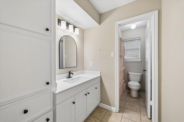 10411 Grassland Circle, Houston, TX 77070