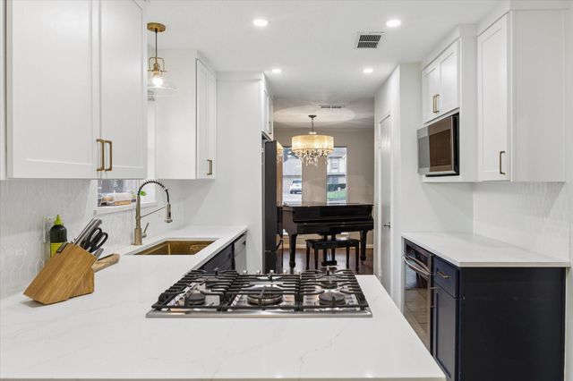 10411 Grassland Circle, Houston, TX 77070