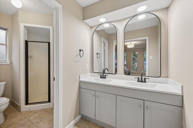 10411 Grassland Circle, Houston, TX 77070