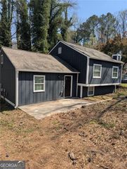 957 Hemingway Road, Stone Mountain, GA 30088