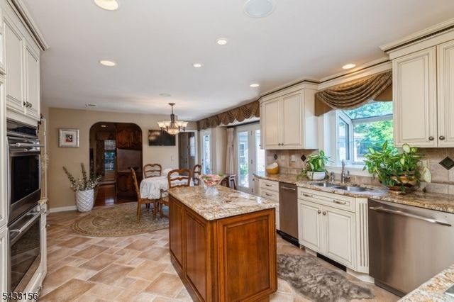200 Raritan Ln, Readington Twp., NJ 08889