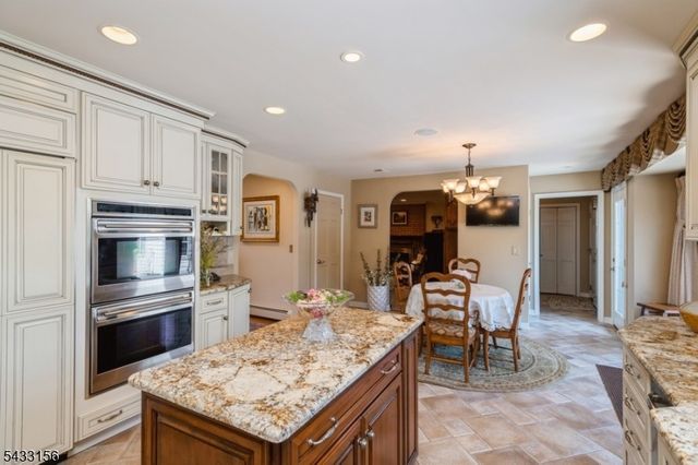 200 Raritan Ln, Readington Twp., NJ 08889