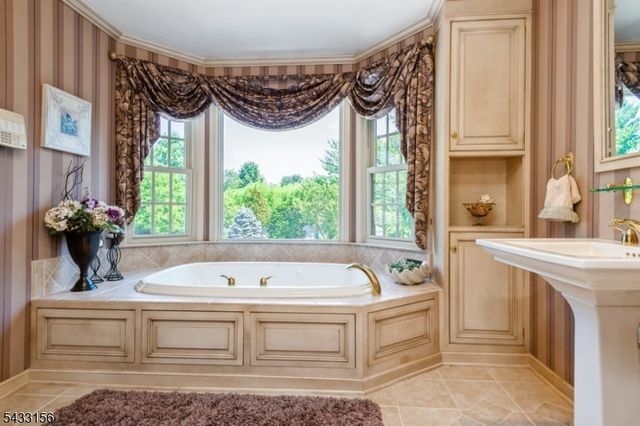 200 Raritan Ln, Readington Twp., NJ 08889