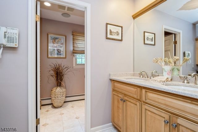 200 Raritan Ln, Readington Twp., NJ 08889