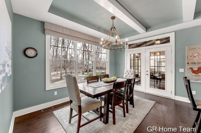 2520 Blackberry Lane NE, Grand Rapids, MI 49525