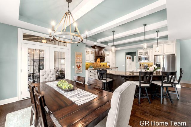 2520 Blackberry Lane NE, Grand Rapids, MI 49525