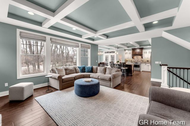 2520 Blackberry Lane NE, Grand Rapids, MI 49525