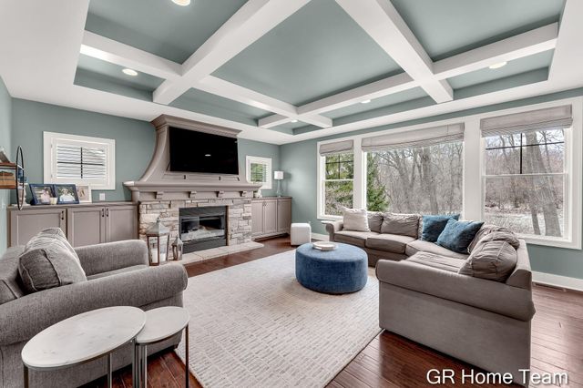 2520 Blackberry Lane NE, Grand Rapids, MI 49525