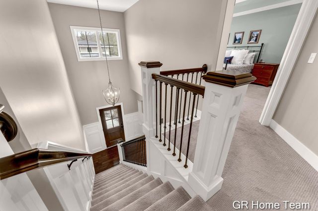 2520 Blackberry Lane NE, Grand Rapids, MI 49525