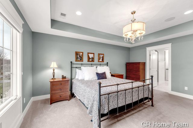 2520 Blackberry Lane NE, Grand Rapids, MI 49525