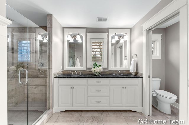 2520 Blackberry Lane NE, Grand Rapids, MI 49525