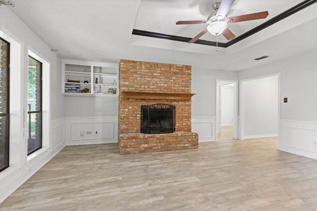 2900 Crossroads Dr, Longview, TX 75605