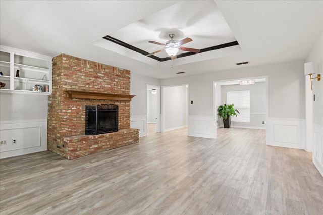 2900 Crossroads Dr, Longview, TX 75605