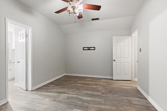 2900 Crossroads Dr, Longview, TX 75605