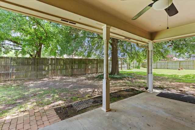 2900 Crossroads Dr, Longview, TX 75605