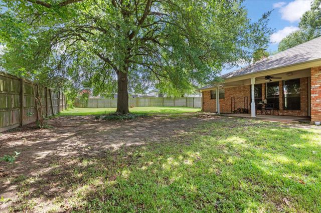 2900 Crossroads Dr, Longview, TX 75605