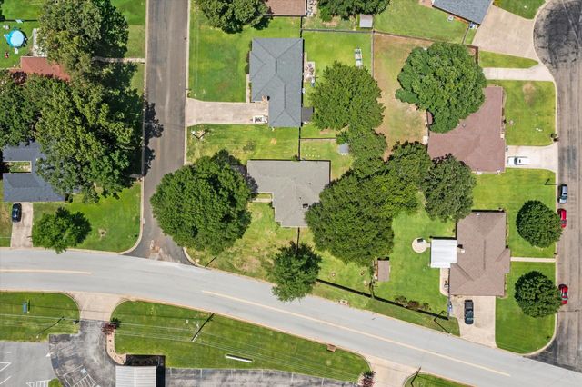 2900 Crossroads Dr, Longview, TX 75605