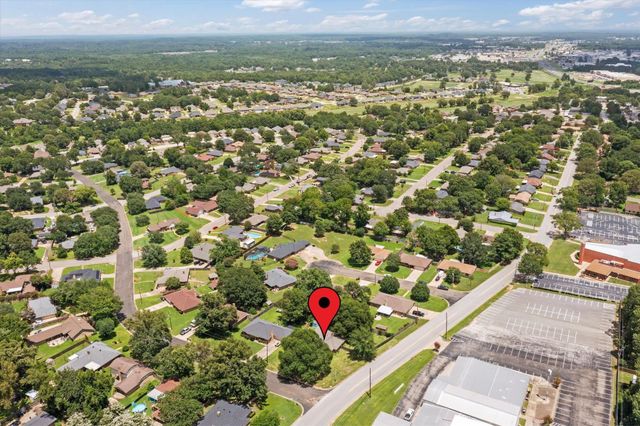2900 Crossroads Dr, Longview, TX 75605
