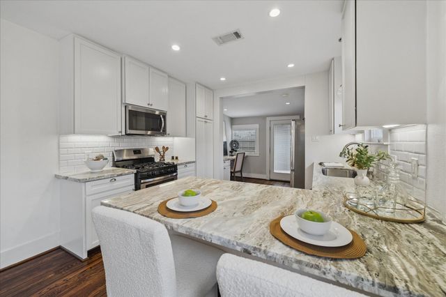 1305 Enid Street, Houston, TX 77009