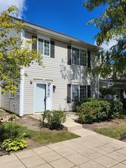 316 E Victoria Circle 316, North Aurora, IL 60542